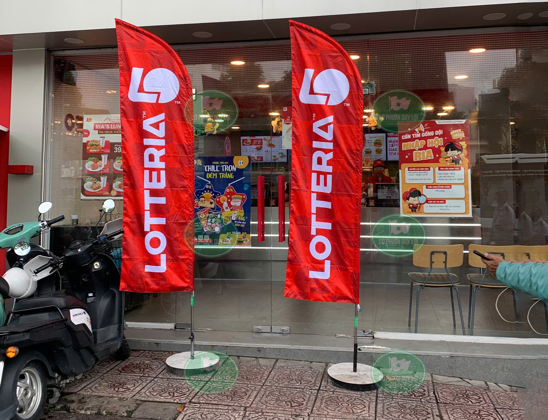 cờ phướn cánh buồm lotteria