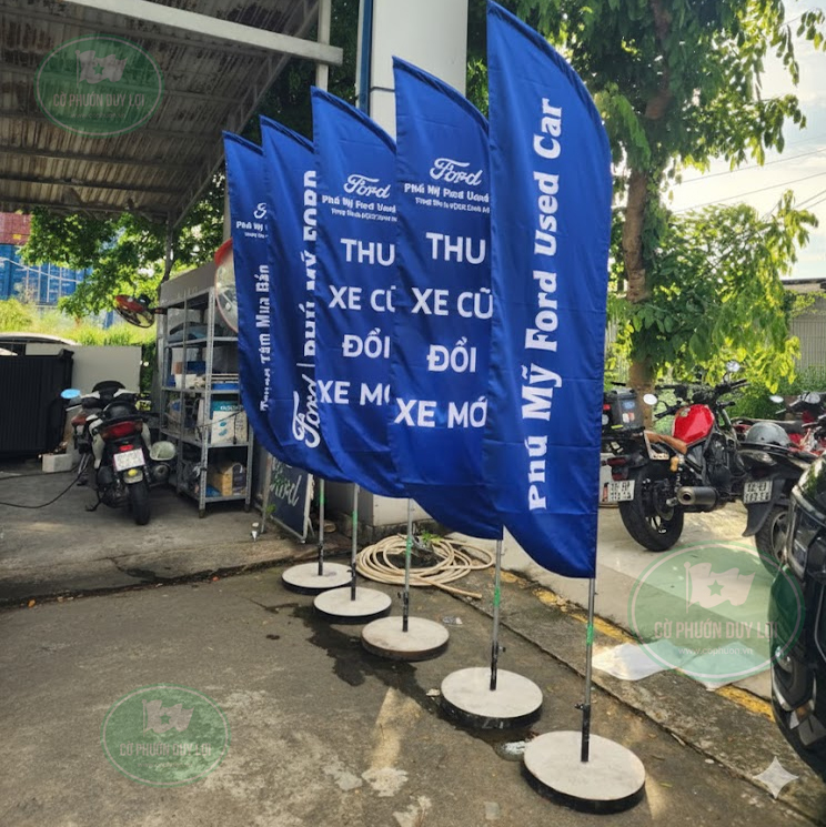 cờ phướn cho showroom ô tô